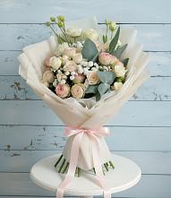 Букет цветов из:  Розы и Лизиантусы #REPLACE_PRED# Солдатской
