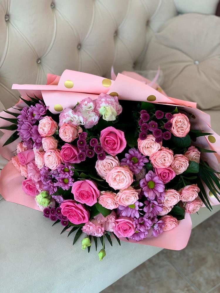 Букет цветов из: Хризантемы, Розы и Лизиантусы в Солдатской