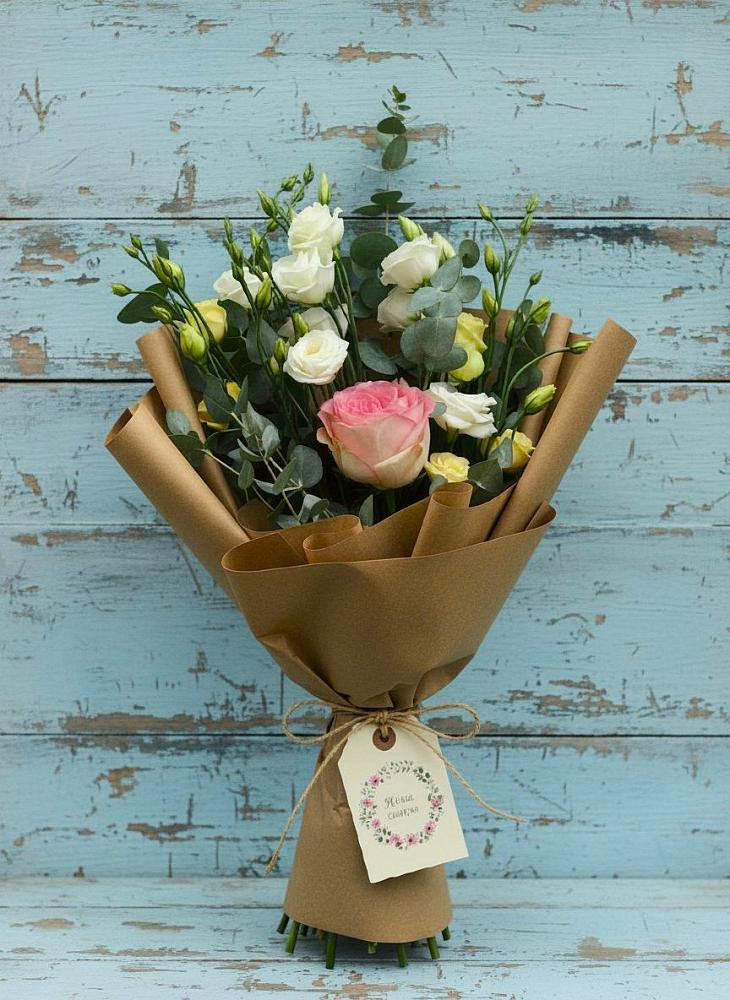 Букет цветов из: Розы и Лизиантусы в Солдатской