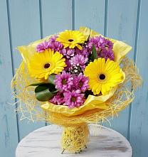Букет цветов из:  Хризантемы и Герберы в Солдатской