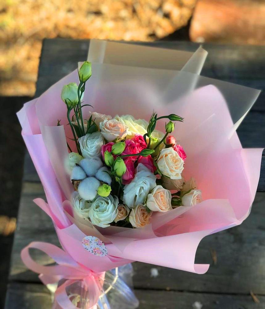 Букет цветов из: Розы и Лизиантусы в Солдатской