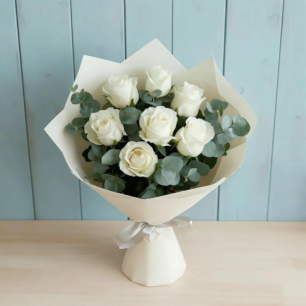 Букет Белые розы в Эвкалипте в Солдатской