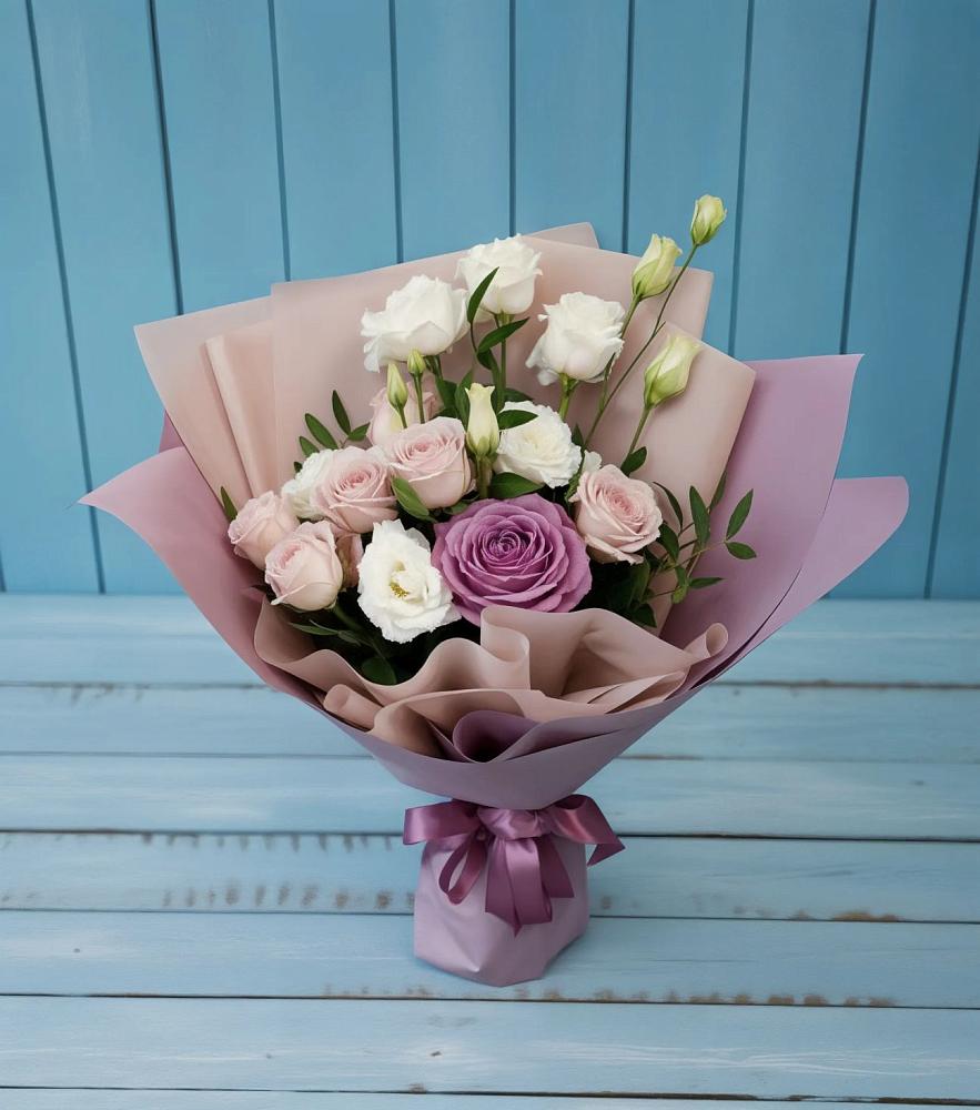 Букет цветов из: Розы и Лизиантусы в Солдатской